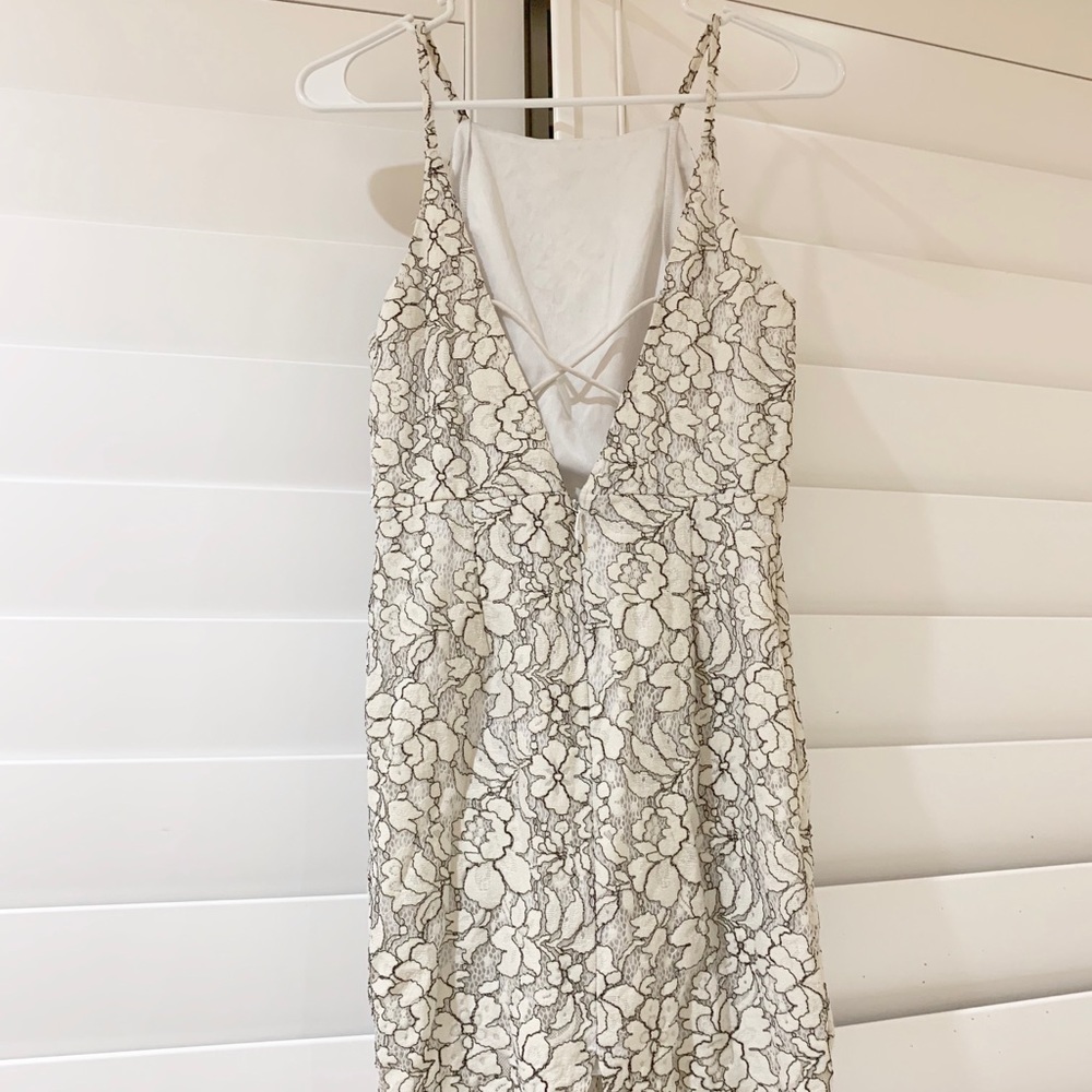 Lace Dress - Picture 8 of 9